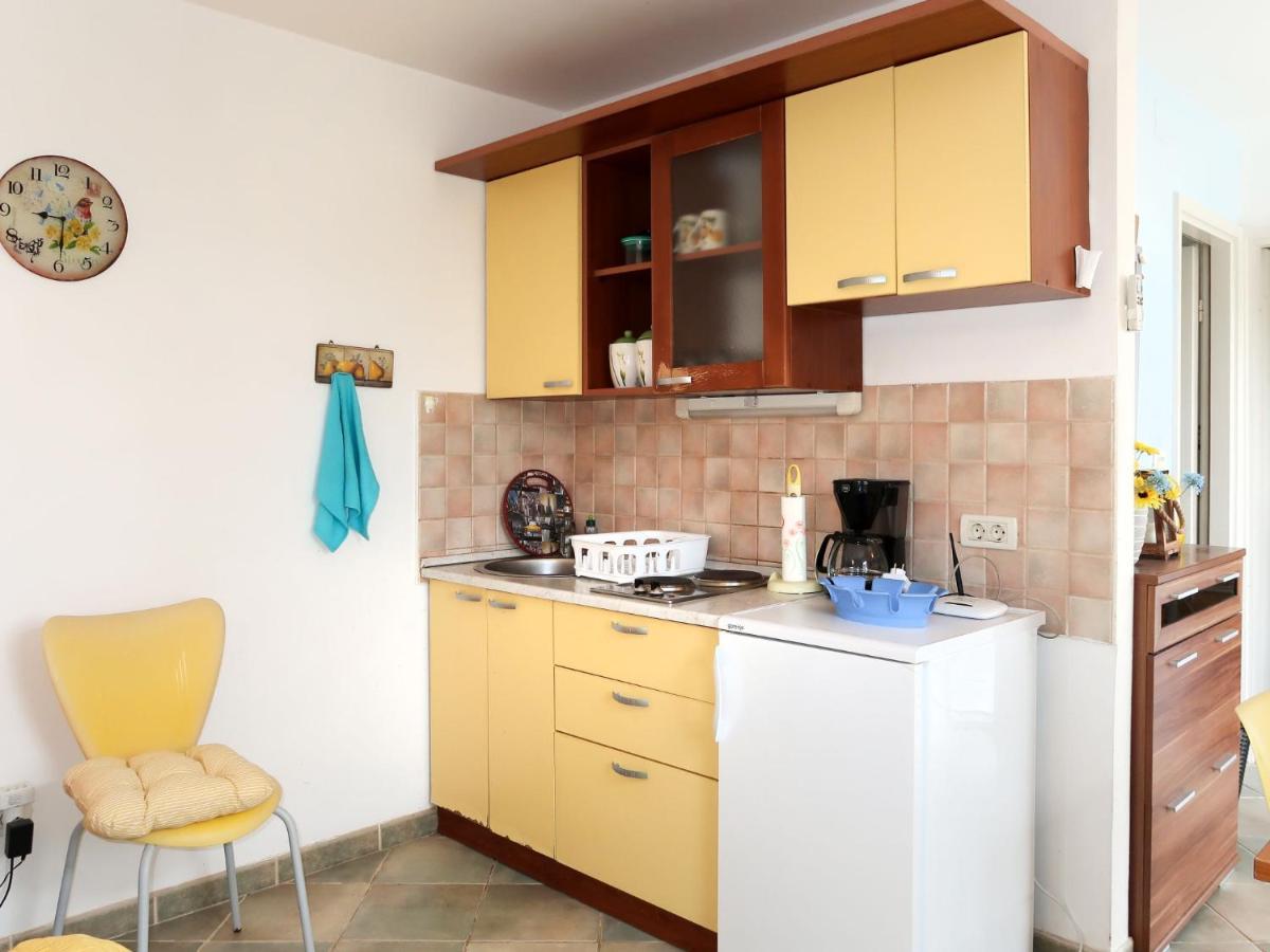 Holiday Home Garden Apartment - Brc650 By Interhome Сумартин Экстерьер фото